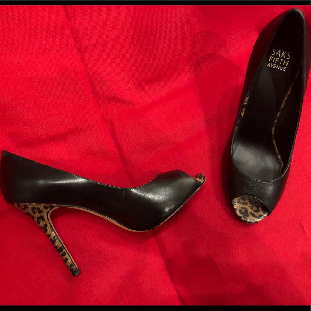 SAKS FIFTH AVENUE peep toe shoes